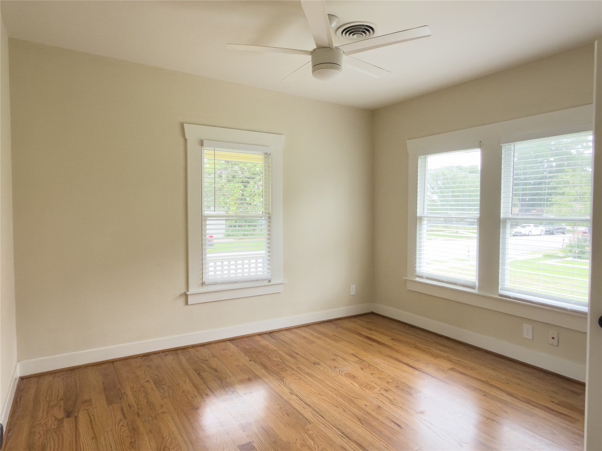 220 West 16th Street Houston, TX 77008 - Photo 10 of 11 Bedroom Front