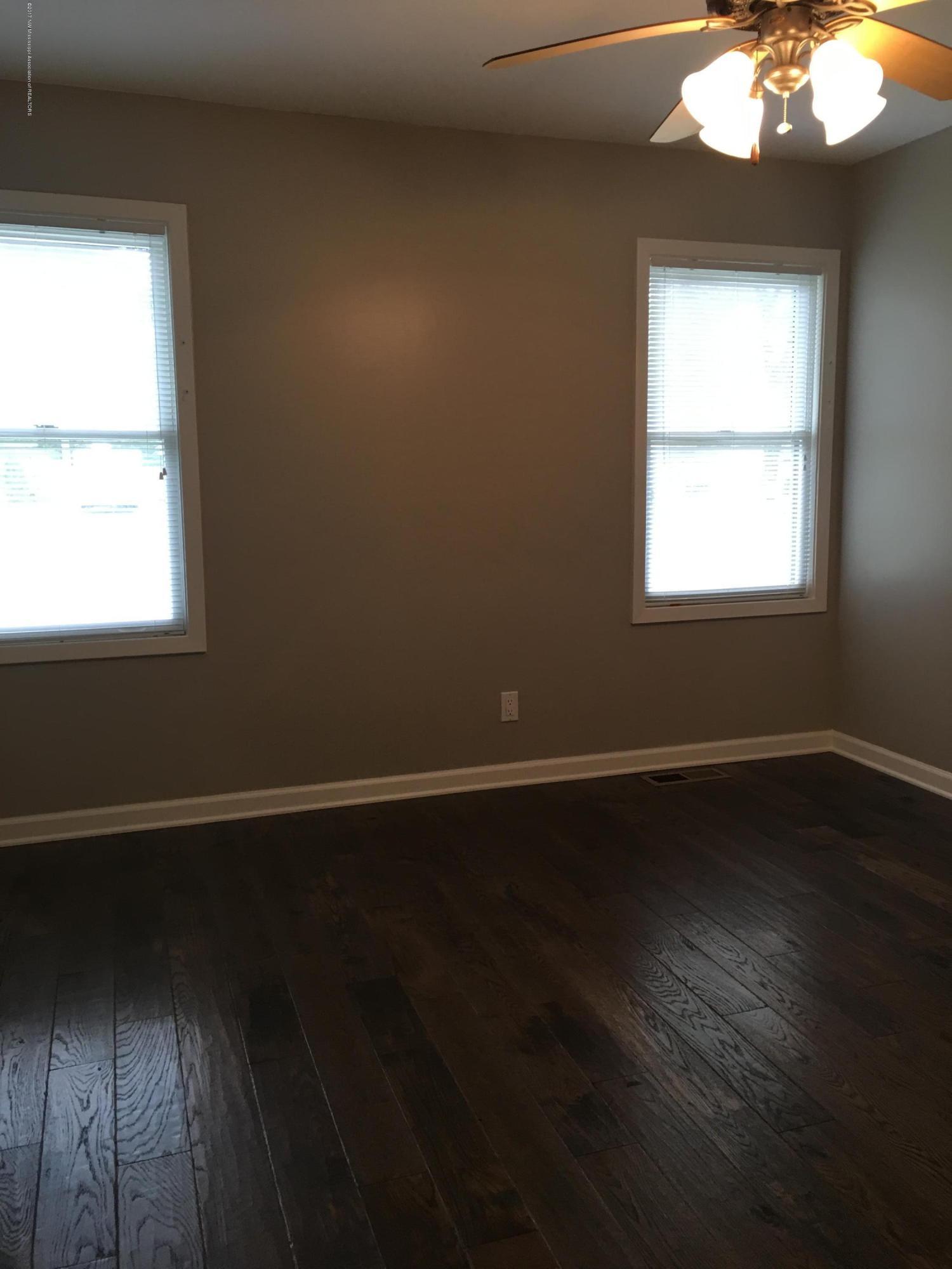 8675 Millbranch Road Southaven, MS 38671 - Photo 11 of 17 IMG_3010