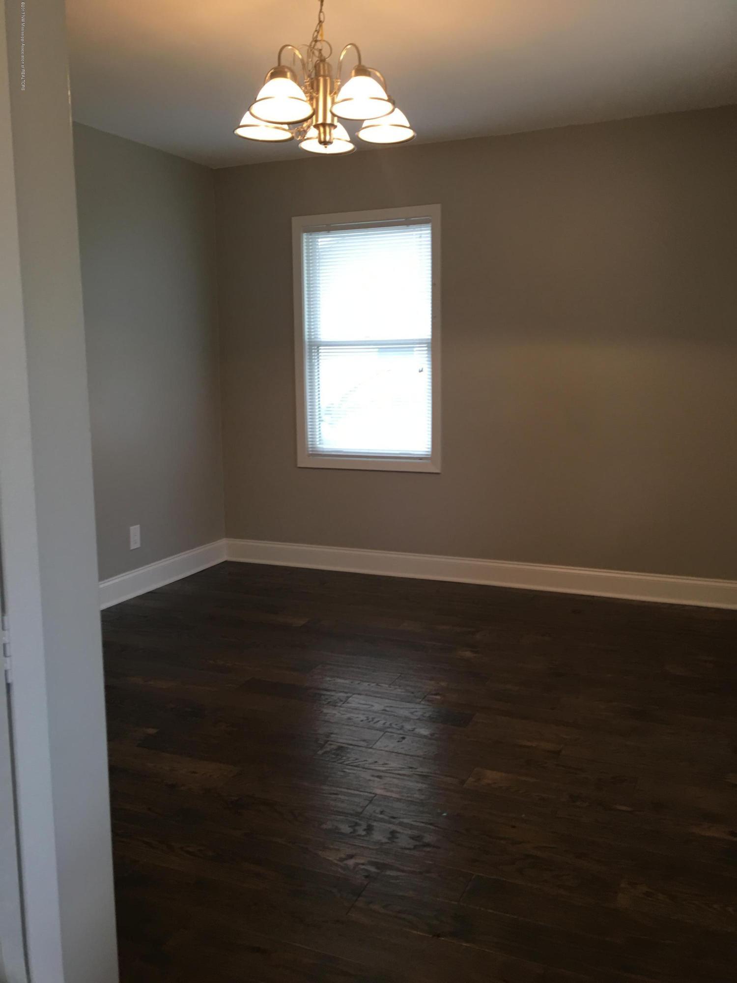 8675 Millbranch Road Southaven, MS 38671 - Photo 9 of 17 IMG_3006