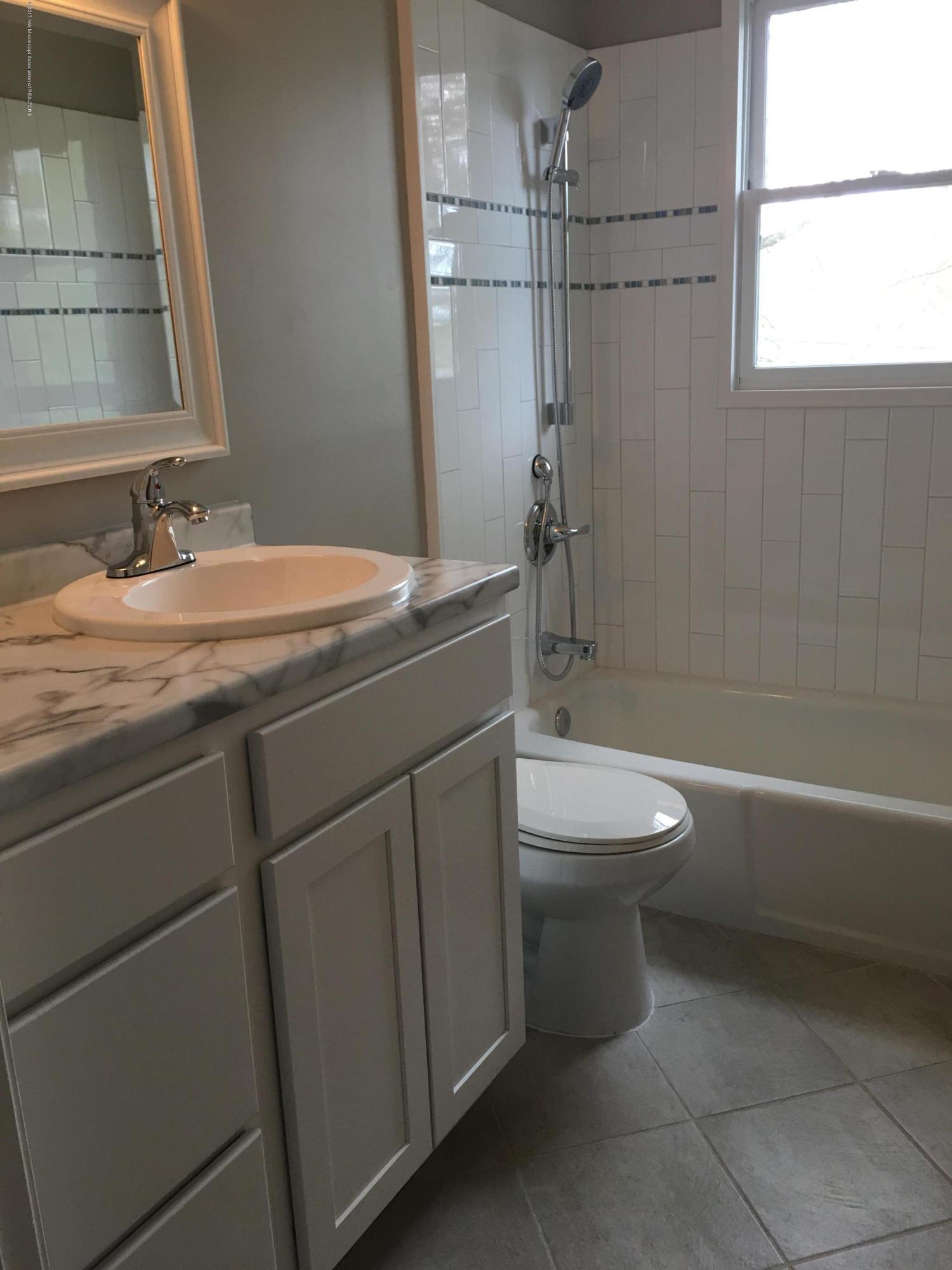8675 Millbranch Road Southaven, MS 38671 - Photo 10 of 17 IMG_2997