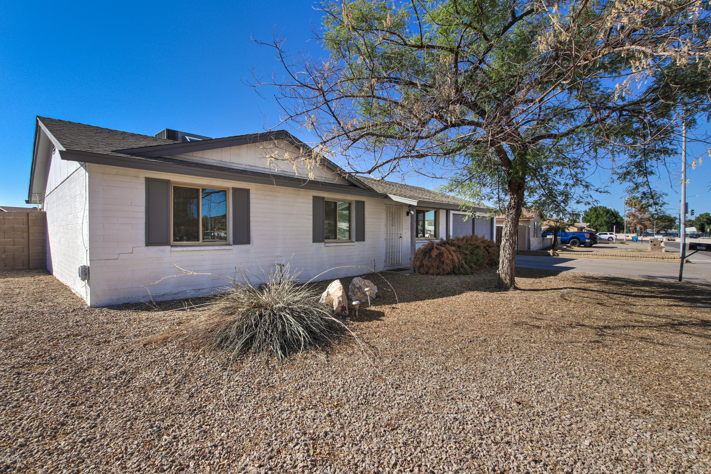 1627 West Thunderbird Road Phoenix, AZ 85023 - Photo 2 of 36 1627 W Thunderbird Rd-2