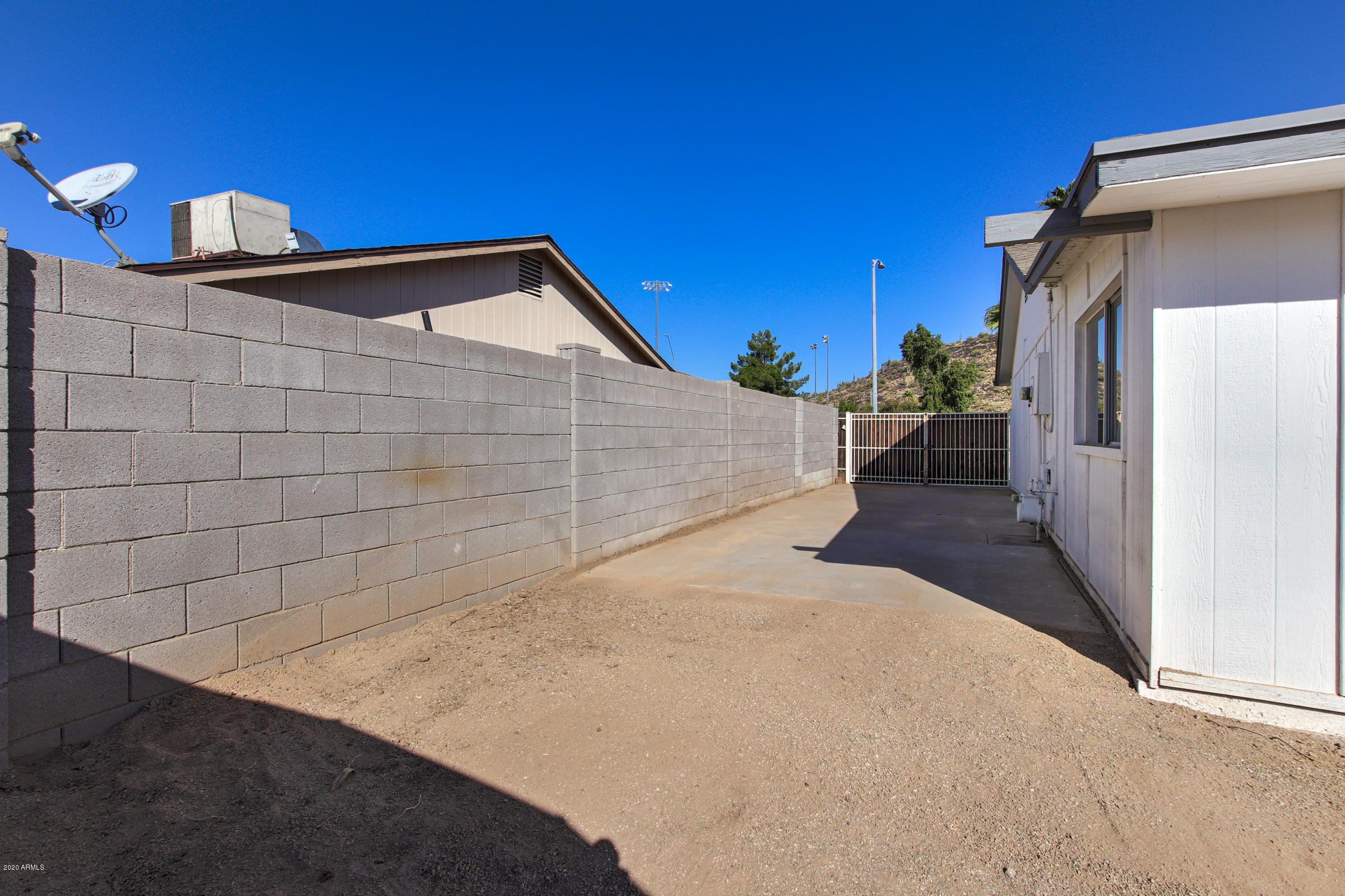 1627 West Thunderbird Road Phoenix, AZ 85023 - Photo 32 of 36 1627 W Thunderbird Rd-33