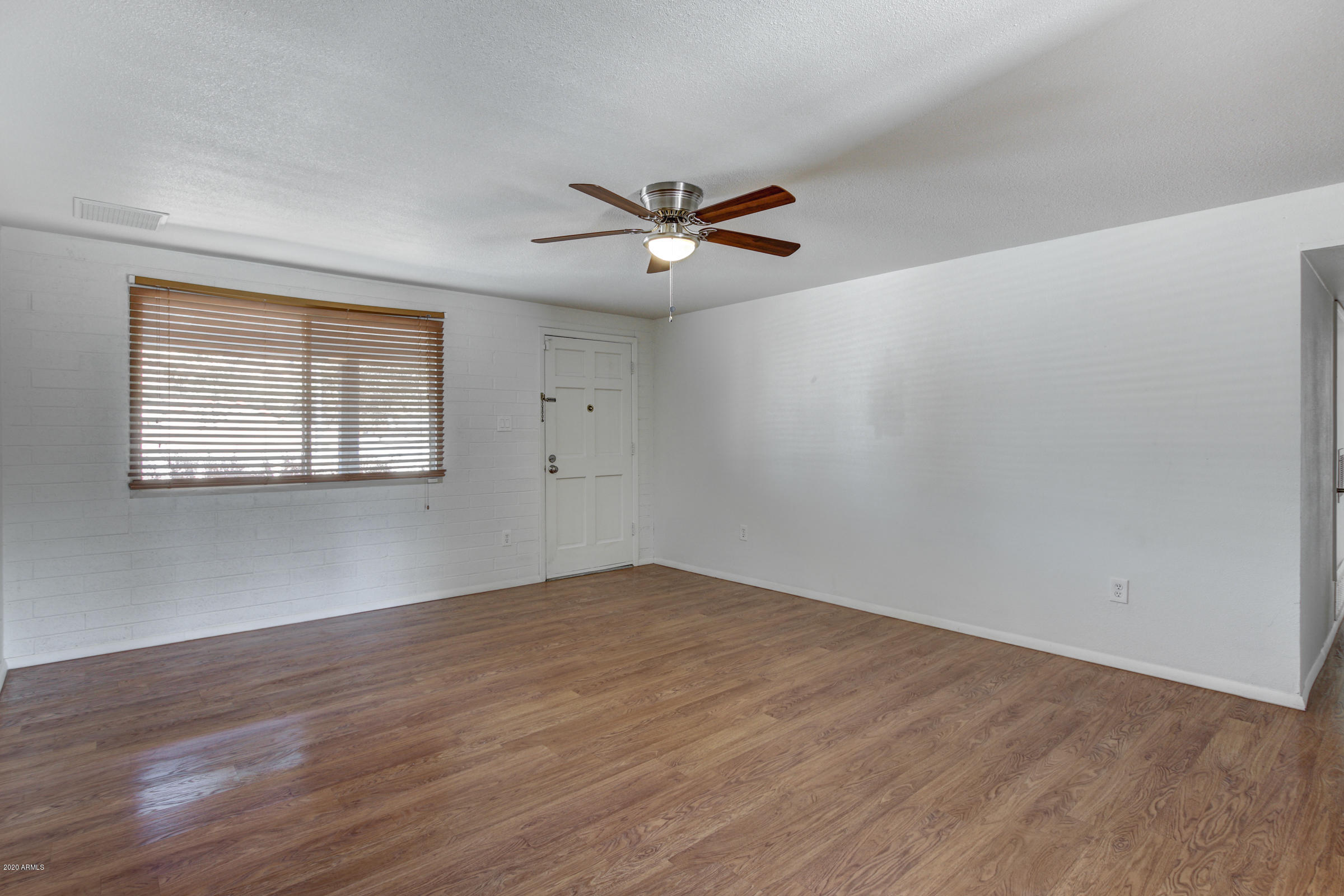 1627 West Thunderbird Road Phoenix, AZ 85023 - Photo 6 of 36 1627 W Thunderbird Rd-7