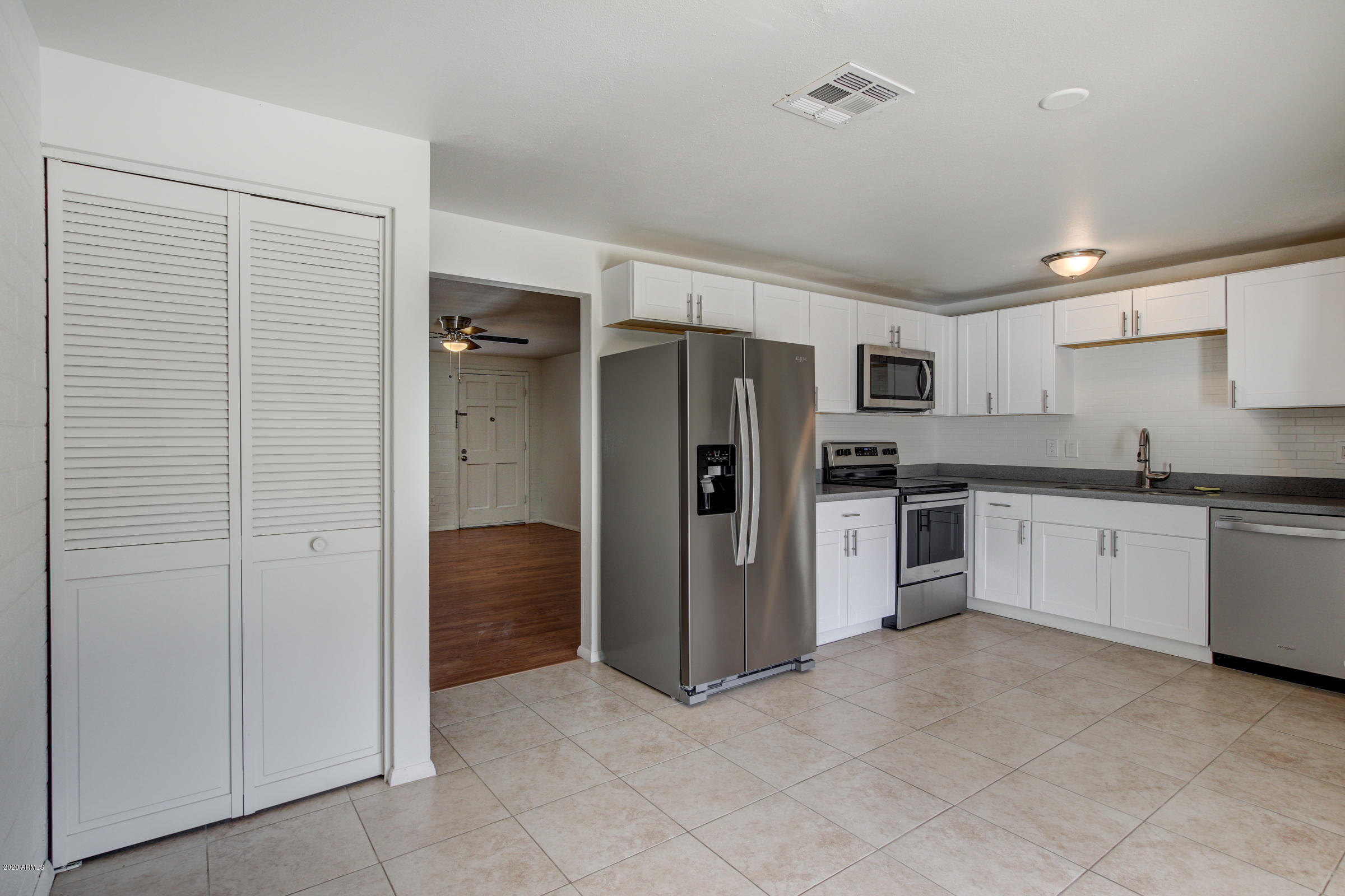 1627 West Thunderbird Road Phoenix, AZ 85023 - Photo 9 of 36 1627 W Thunderbird Rd-10