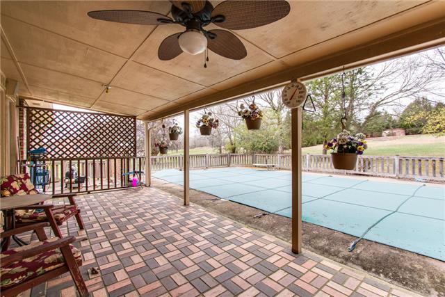6085 Alvin Sperry Road Mount Juliet, TN 37122 - Photo 15 of 20 covered back patio