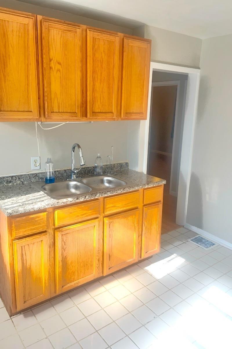 1141 Groesbeck Road Cincinnati, OH 45224 - Photo 2 of 9 Gallery Image 2