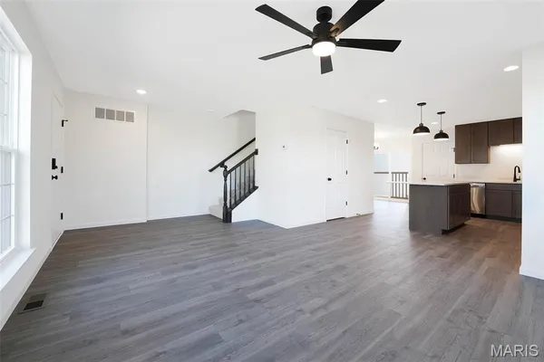 $319,900 | 401 Sunset Hollow Drive, Wentzville, MO 63385