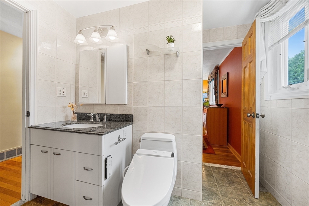 27 Randy Road Framingham, MA 01701 - Photo 19 of 42
