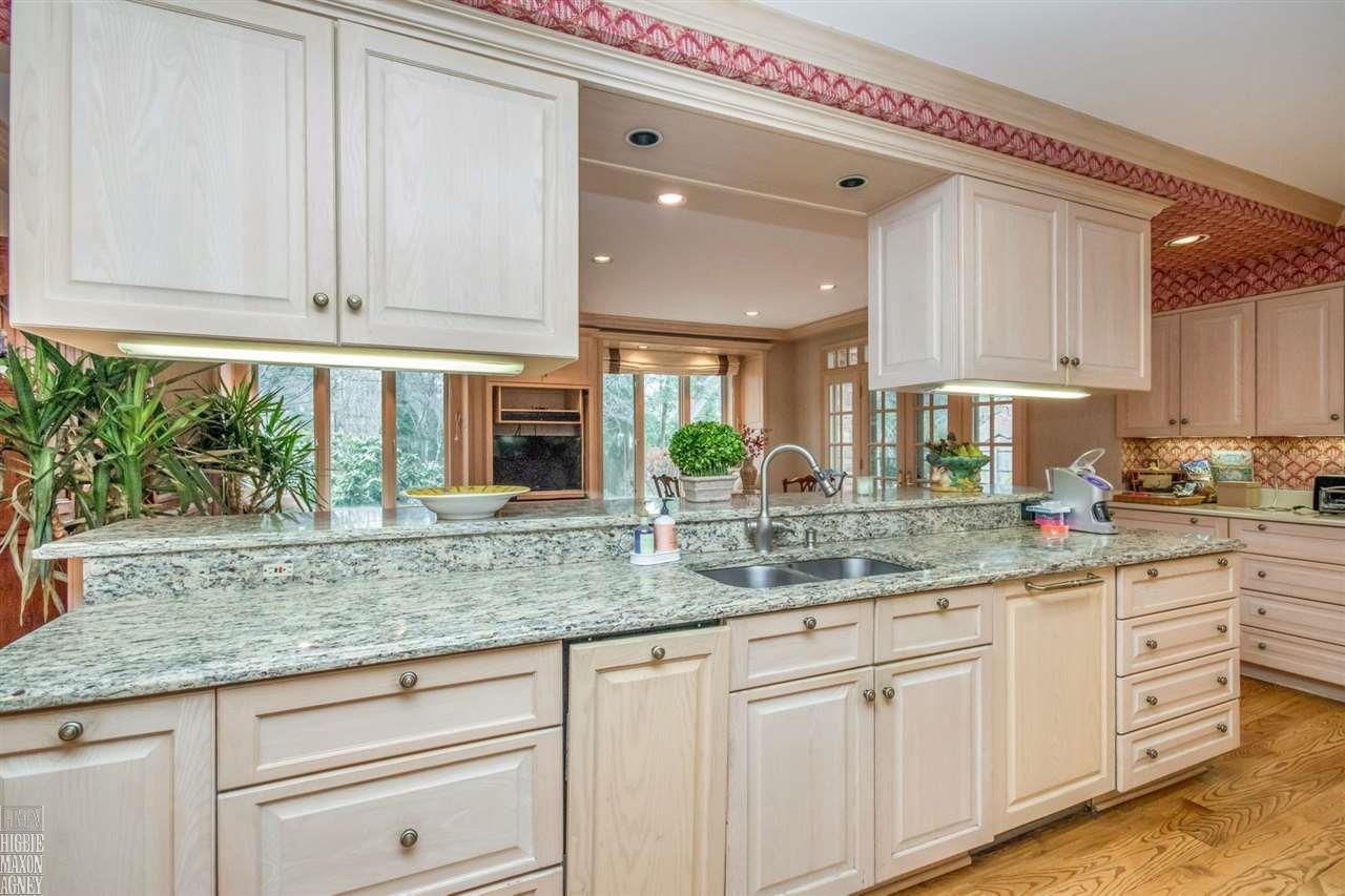175 Touraine Road Grosse Pointe Farms, MI 48236 - Photo 13 of 31