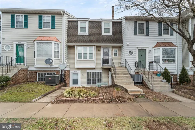 $380,000 | 4139 Placid Lake Court, Unit 53F, Chantilly, VA 20151