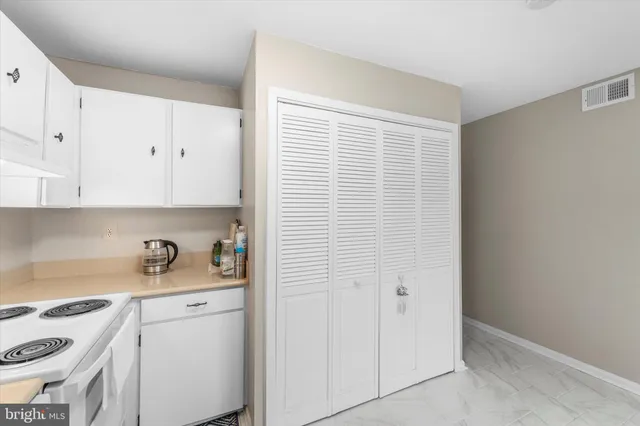 $380,000 | 4139 Placid Lake Court, Unit 53F, Chantilly, VA 20151