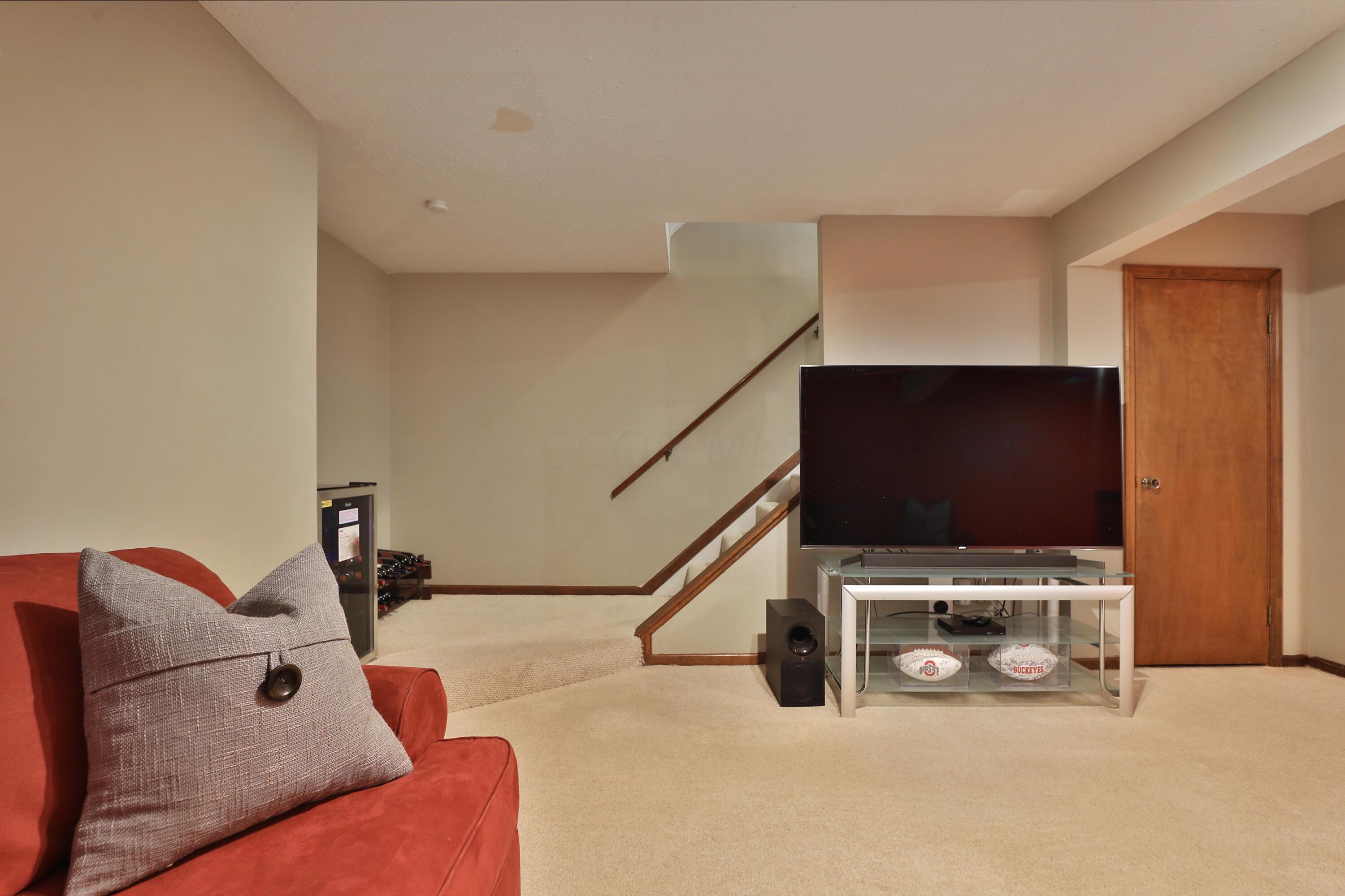 5365 Reed Road Columbus, OH 43235 - Photo 27 of 37 Finished Basement