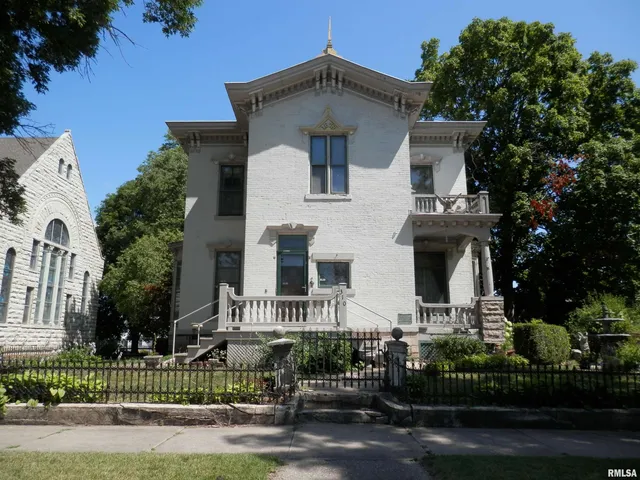 $134,900 | 310 East Broadway, Monmouth, IL 61462