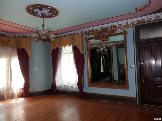 $134,900 | 310 East Broadway, Monmouth, IL 61462