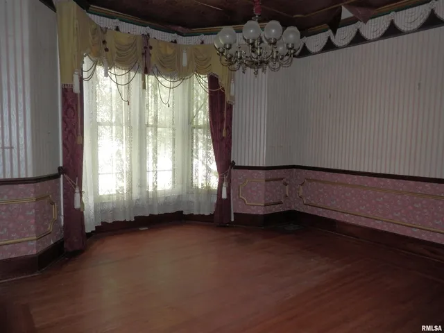 $134,900 | 310 East Broadway, Monmouth, IL 61462