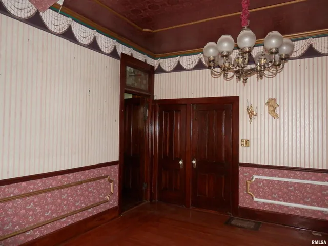 $134,900 | 310 East Broadway, Monmouth, IL 61462