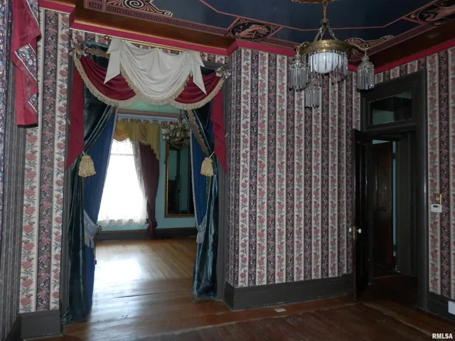 $134,900 | 310 East Broadway, Monmouth, IL 61462