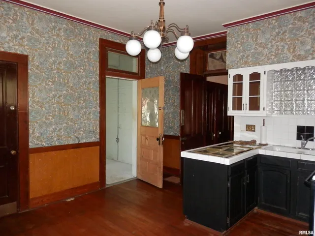 $134,900 | 310 East Broadway, Monmouth, IL 61462