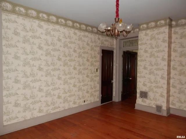 $134,900 | 310 East Broadway, Monmouth, IL 61462