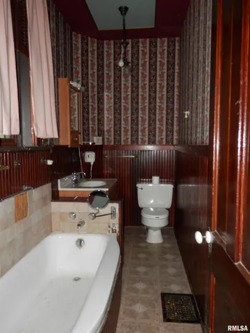 $134,900 | 310 East Broadway, Monmouth, IL 61462