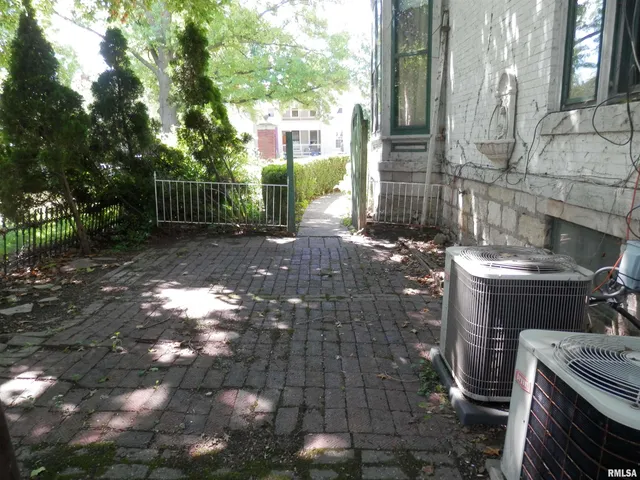 $134,900 | 310 East Broadway, Monmouth, IL 61462