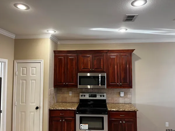 $1,795 | 112 Letha Court, Tyler, TX 75702