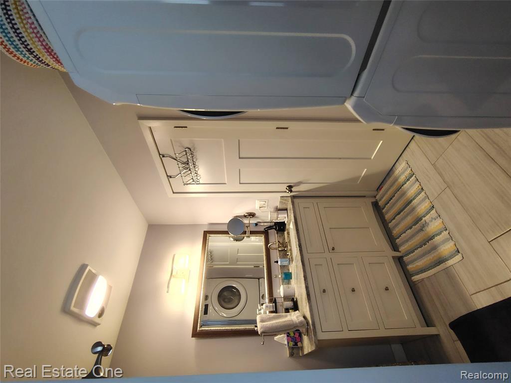 241 North Helen Avenue Rochester, MI 48307 - Photo 10 of 27