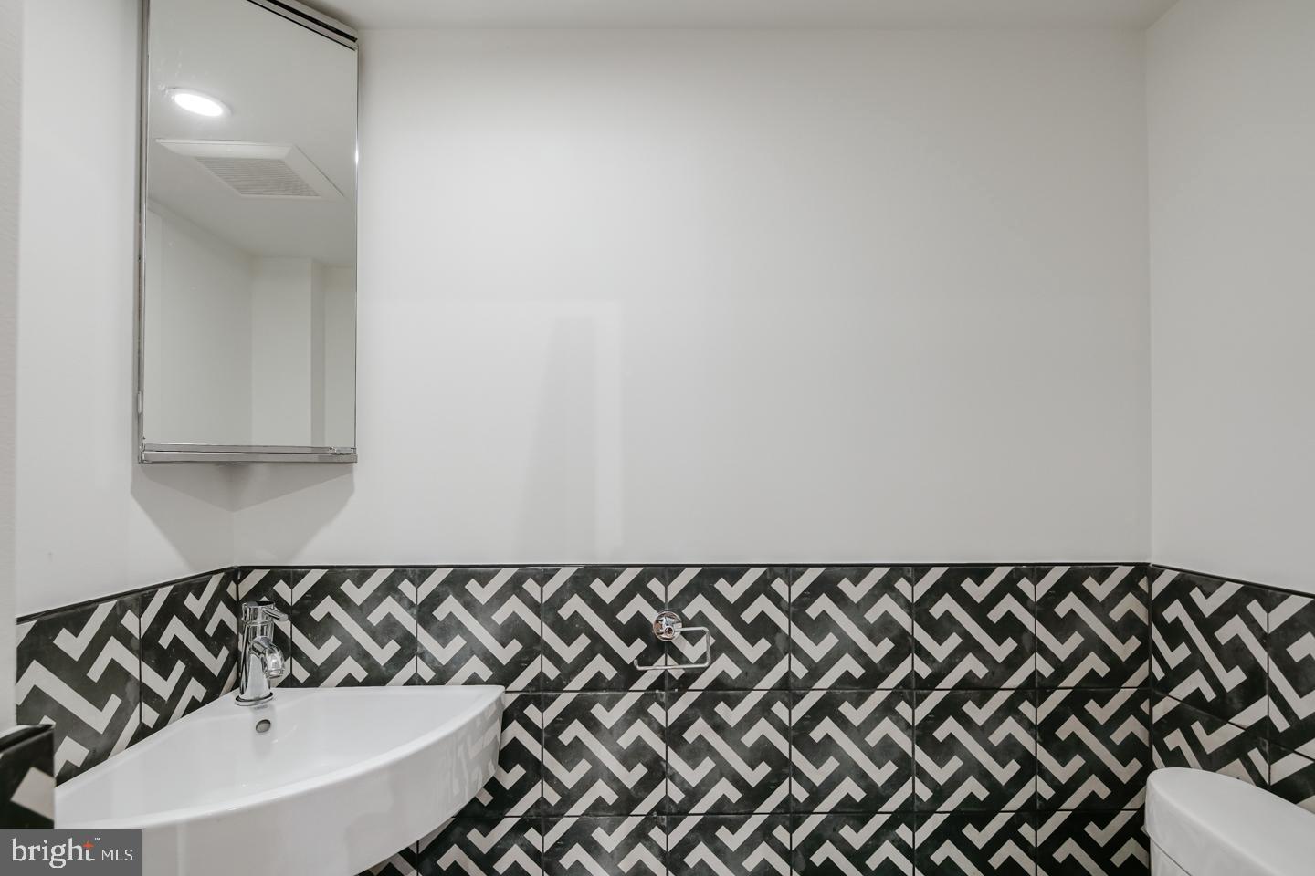 1508 Pine Street, Unit A Philadelphia, PA 19102 - Photo 14 of 23