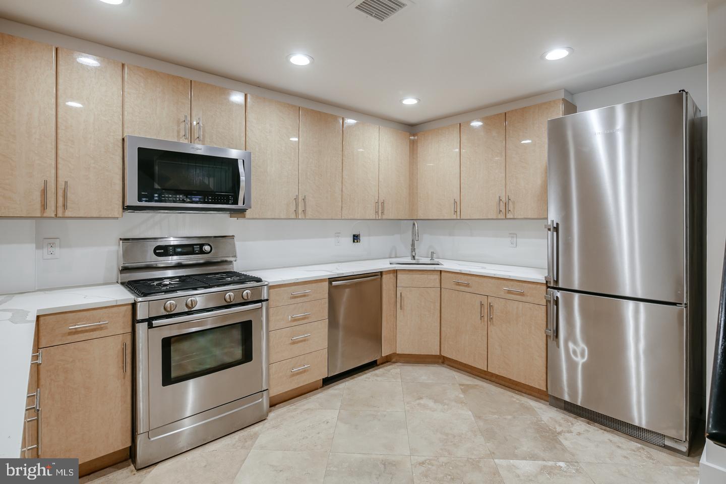 1508 Pine Street, Unit A Philadelphia, PA 19102 - Photo 17 of 23