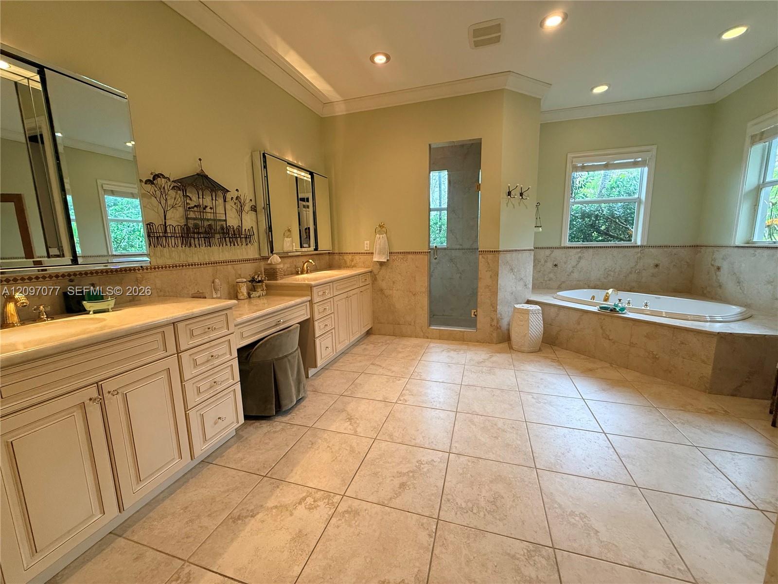 20175 Southwest 256th Street Homestead, FL 33031 - Photo 18 of 41 Primary Bathroom