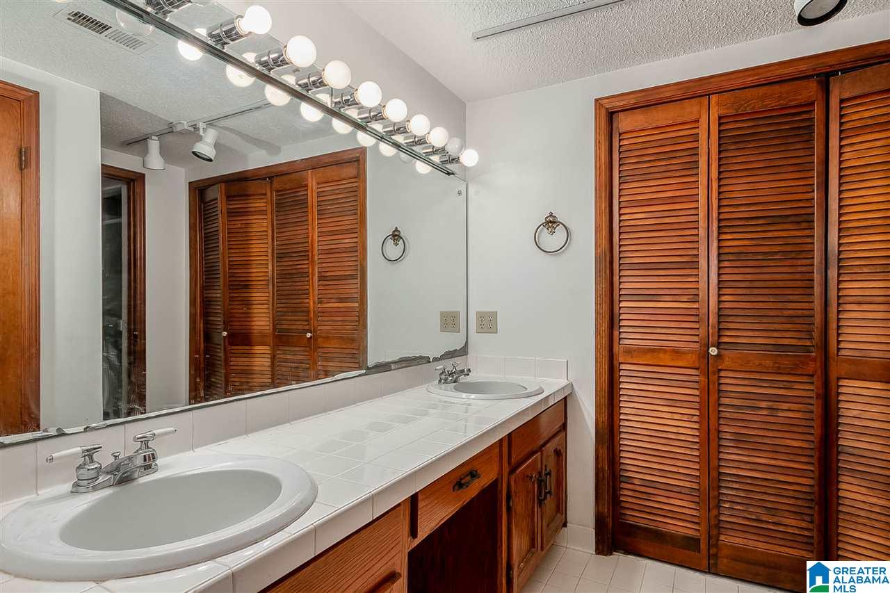1516 Saulter View Road Birmingham, AL 35209 - Photo 25 of 27
