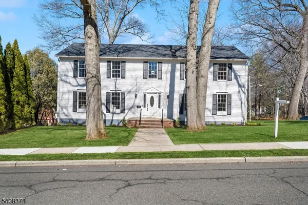 $1,249,999 | 27 Norwood Avenue, Glen Rock, NJ 07452