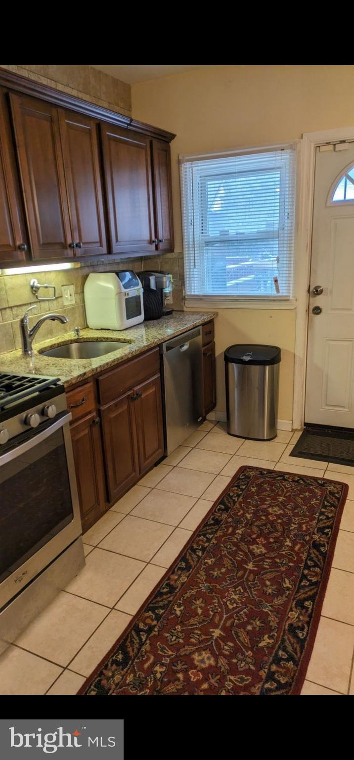 1334 Crofton Road Baltimore, MD 21239 - Photo 9 of 26