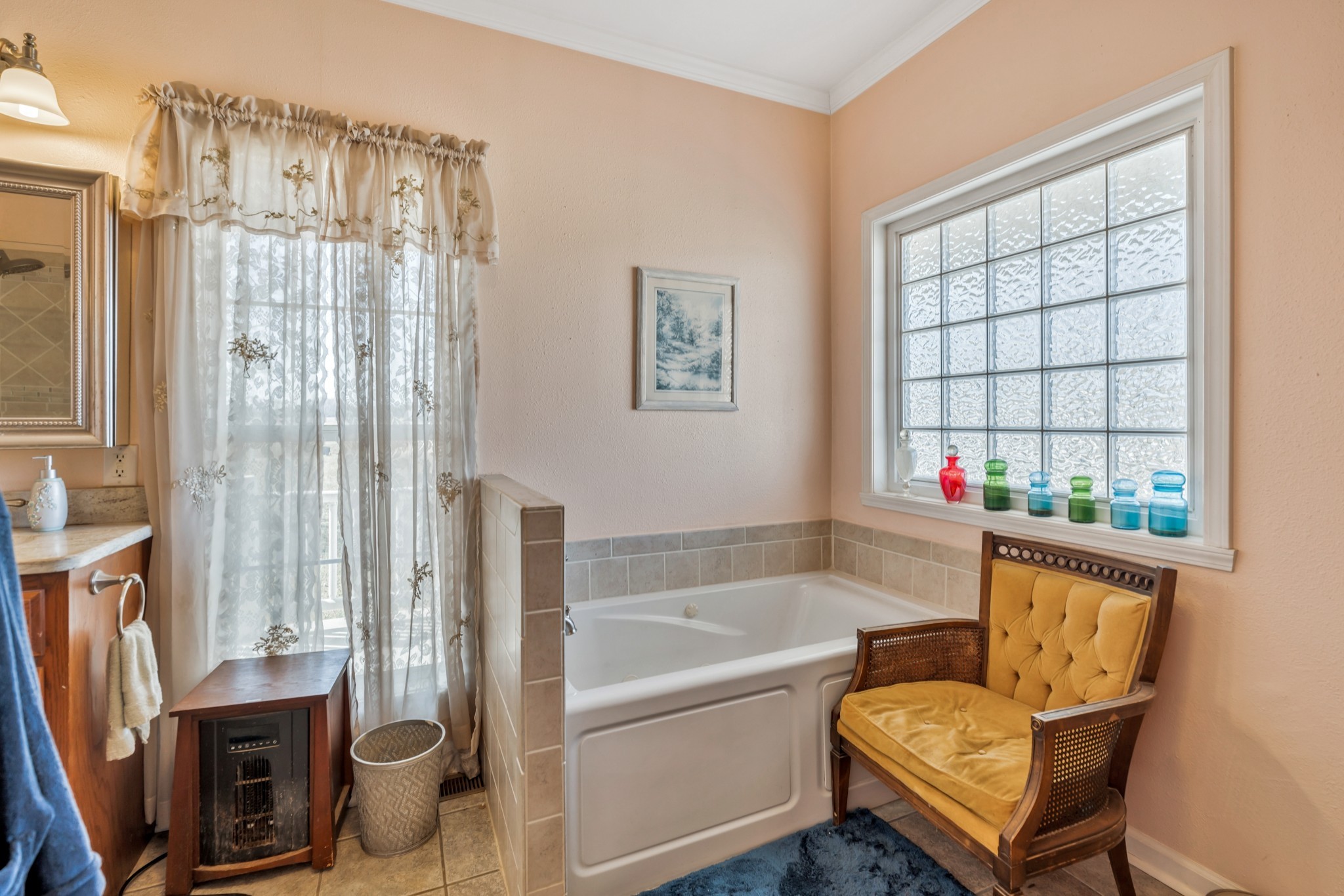 158 Big Springs Road Lawrenceburg, TN 38464 - Photo 36 of 54 a bathroom with sink and bathtub
