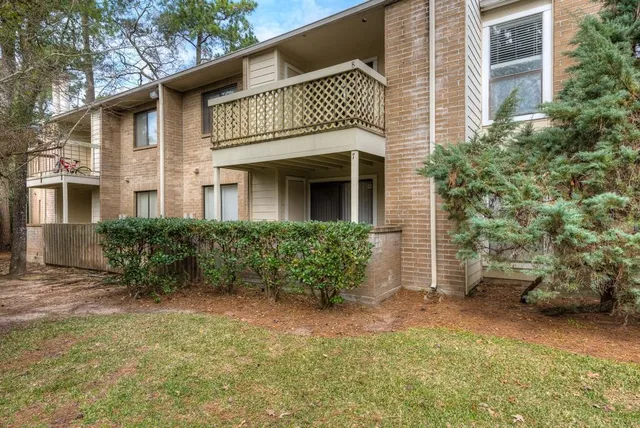 $150,000 | 3500 Tangle Brush Drive, Unit 7, The Woodlands, TX 77381