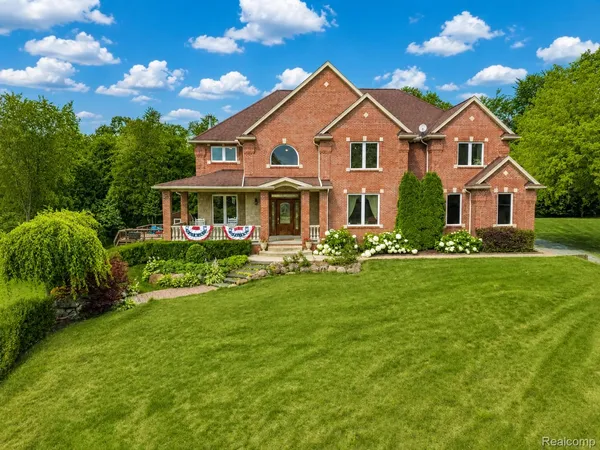 $824,900 | 13445 Millie Court, Holly, MI 48442