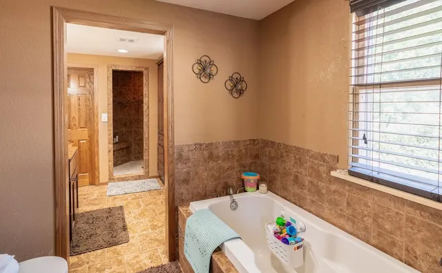 $233,900 | 136 1st Avenue West, Alden, MN 56009