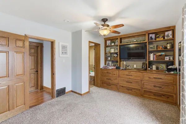 $233,900 | 136 1st Avenue West, Alden, MN 56009