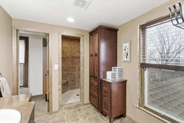 $233,900 | 136 1st Avenue West, Alden, MN 56009
