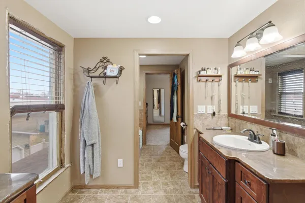 $233,900 | 136 1st Avenue West, Alden, MN 56009