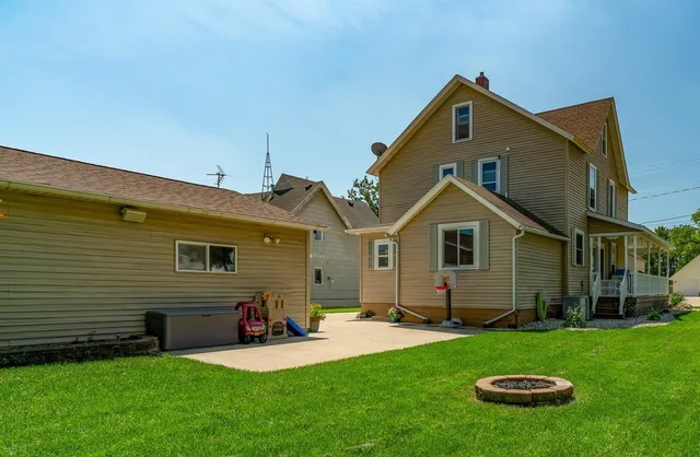 $233,900 | 136 1st Avenue West, Alden, MN 56009