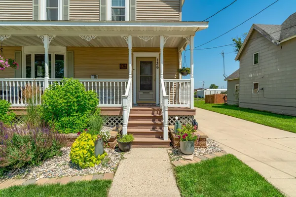 $233,900 | 136 1st Avenue West, Alden, MN 56009