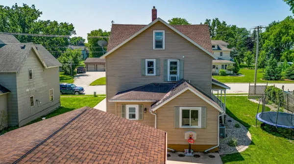 $233,900 | 136 1st Avenue West, Alden, MN 56009