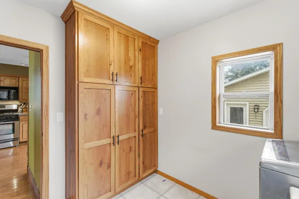 $233,900 | 136 1st Avenue West, Alden, MN 56009