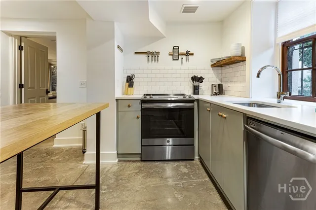 $1,050,000 | 1 East Gordon Street, Unit 1, Savannah, GA 31401