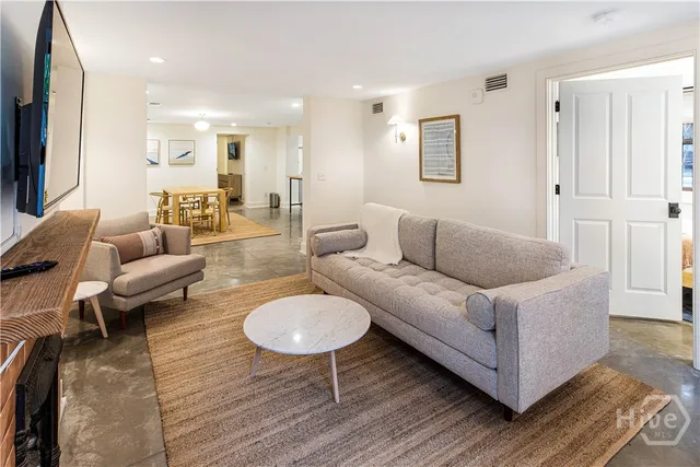 $1,050,000 | 1 East Gordon Street, Unit 1, Savannah, GA 31401