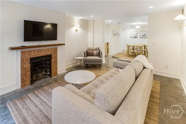 $1,050,000 | 1 East Gordon Street, Unit 1, Savannah, GA 31401