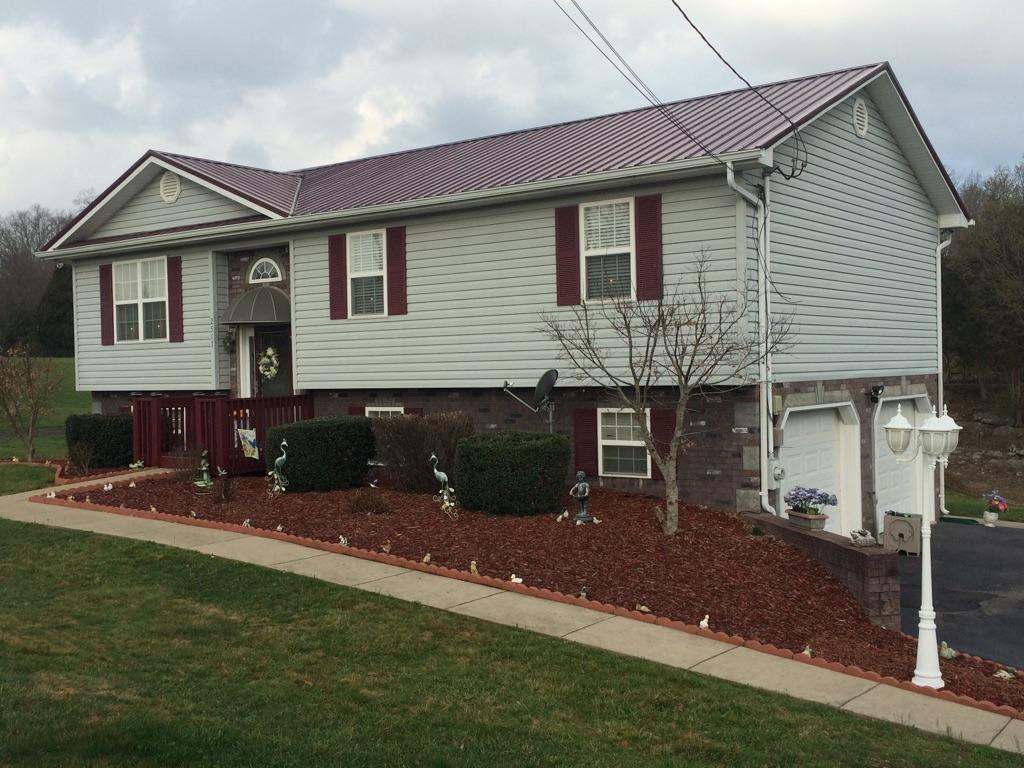 2517 Devault Bridge Road Piney Flats, TN 37686 - Photo 20 of 22 Exterior Front and Garage