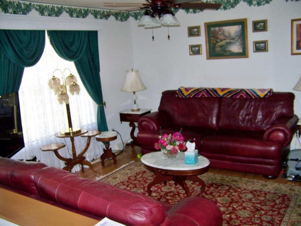 2517 Devault Bridge Road Piney Flats, TN 37686 - Photo 2 of 22 Living Room