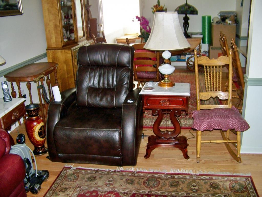 2517 Devault Bridge Road Piney Flats, TN 37686 - Photo 3 of 22 Living Room twds Dining Area
